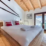 La Chouette - Intimate 2 Bedroom Demi-chalet Ideally Located *