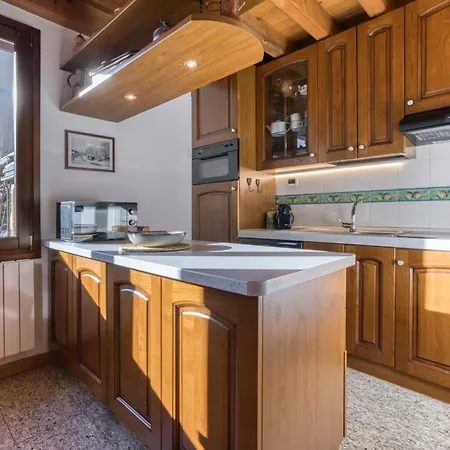 La Chouette - Intimate 2 Bedroom Demi-chalet Ideally Located