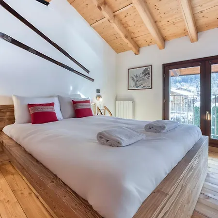 La Chouette - Intimate 2 Bedroom Demi-chalet Ideally Located *